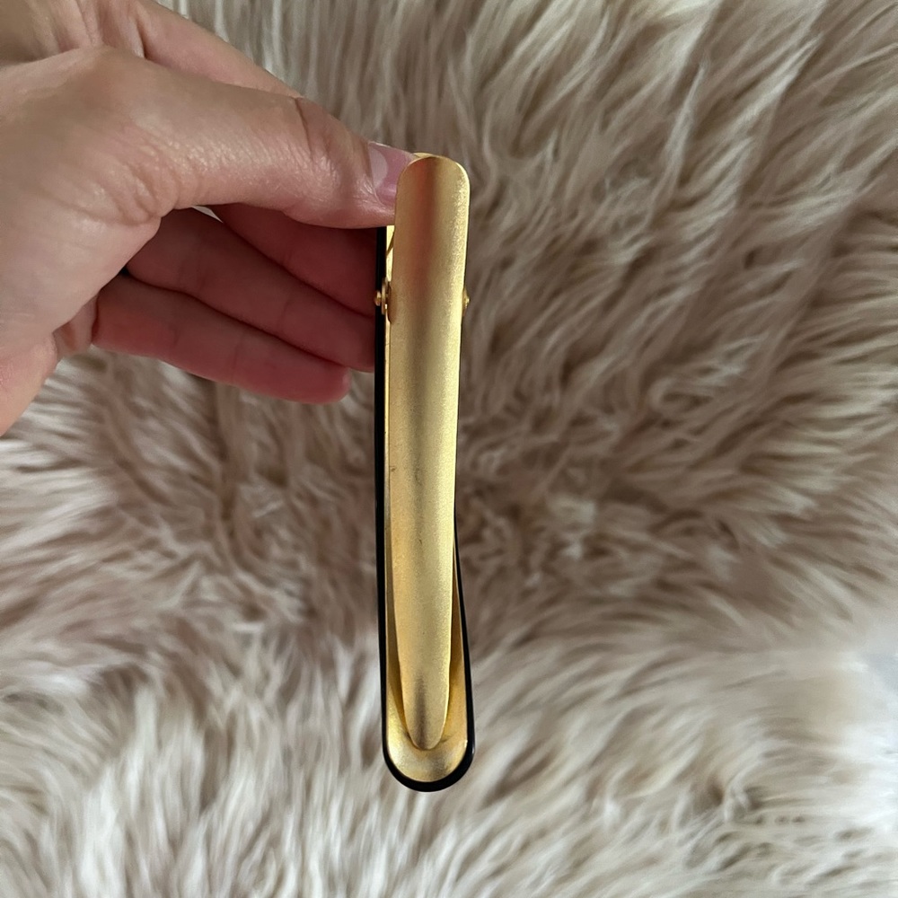 Ficcare Maximas Hair Clip in Black (Medium) - Picture 3 of 5